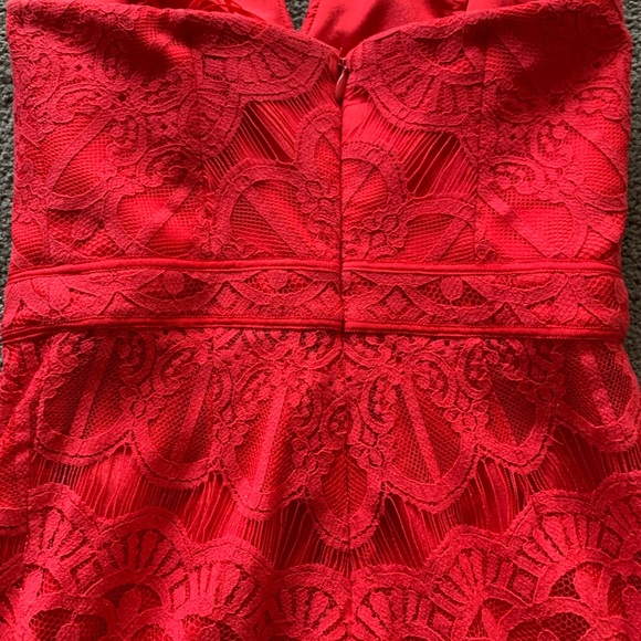 Strapless, lace bodycon dress - Picture 7 of 11